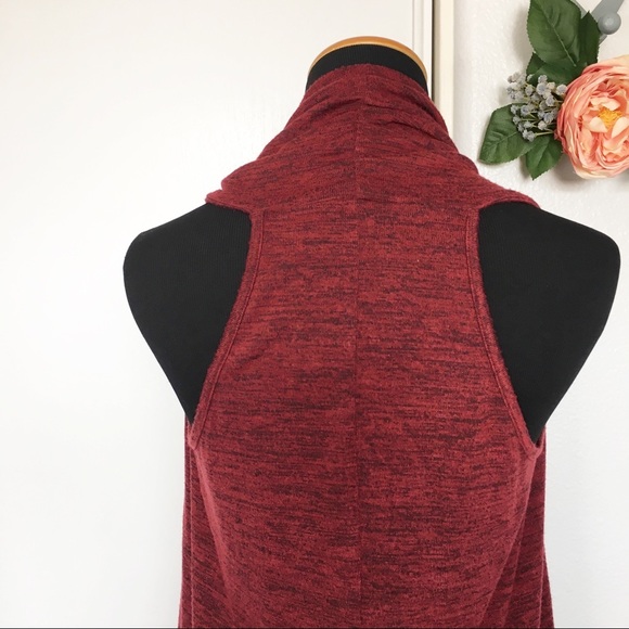 F21 | Lightweight Red Vest - Picture 6 of 8